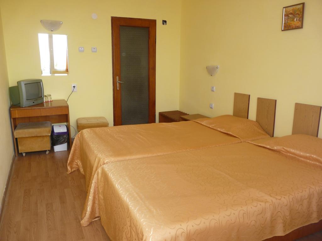 Family Hotel Balchik Habitación foto
